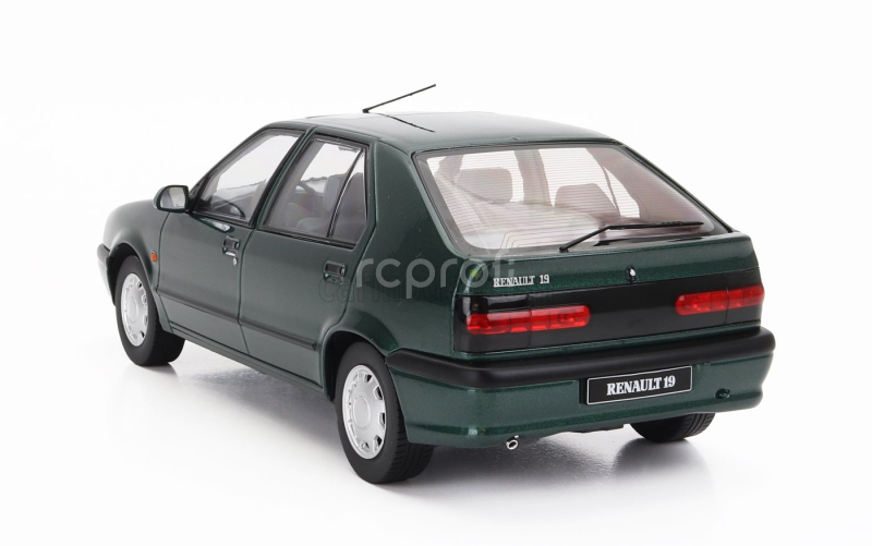 Triple9 Renault R19 1994 1:18 Britská Zelená