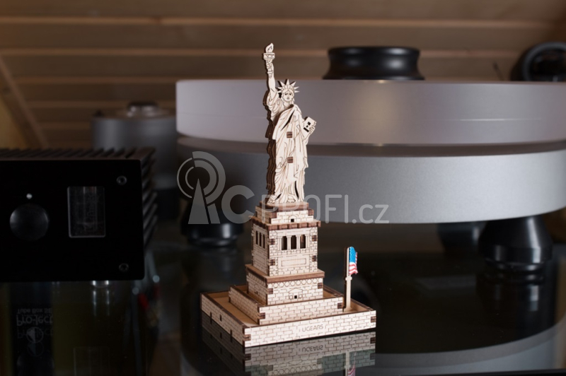 Ugears 3D dřevěné mechanické puzzle Socha Svobody