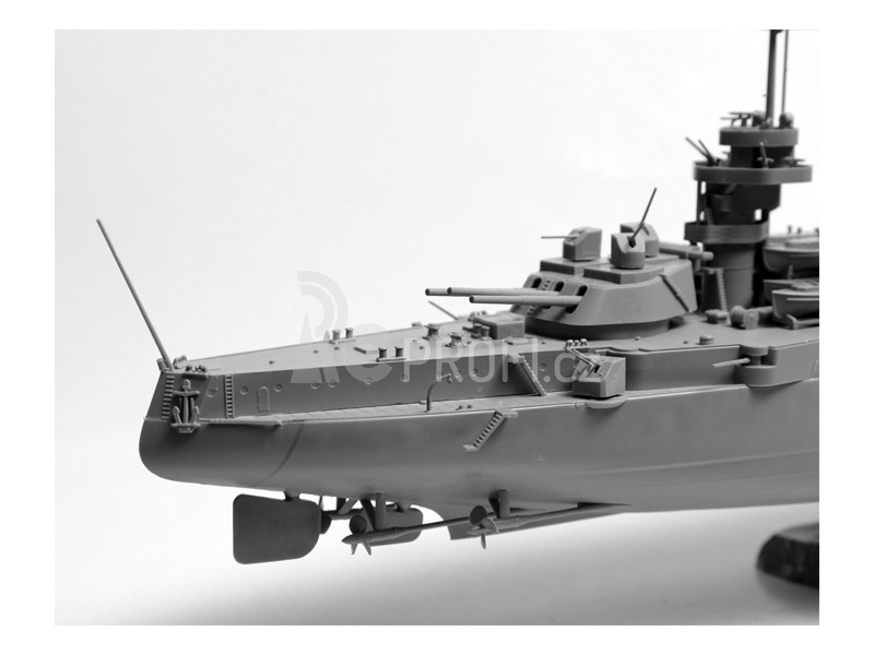 Zvezda Battleship Marat (1:350)