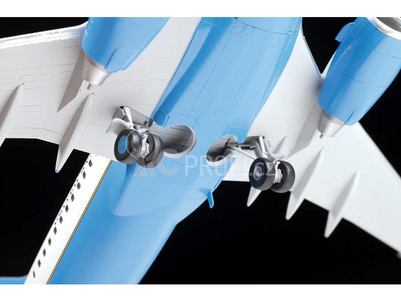 Zvezda Boeing 737-700/C-40B (1:144)