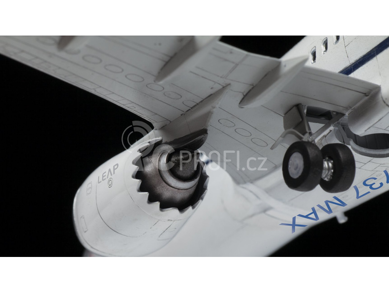 Zvezda Boeing 737-8 MAX (1:144)