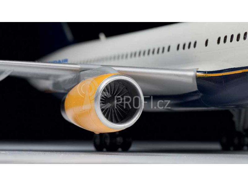 Zvezda Boeing 757-200 (1:144)