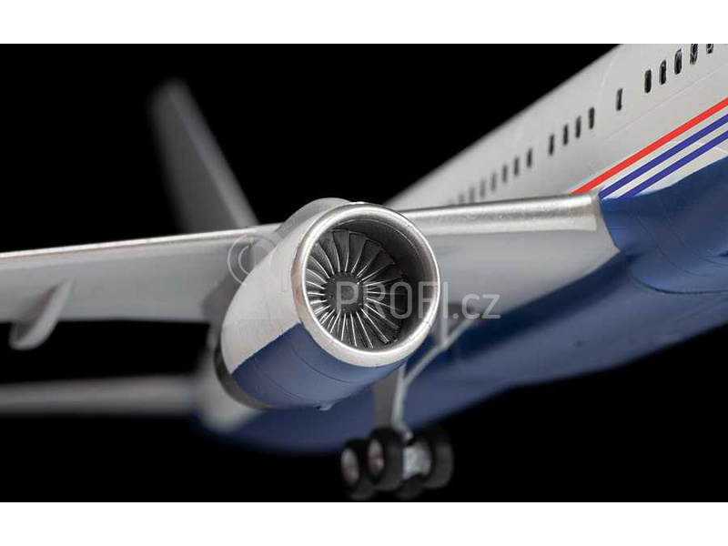 Zvezda Boeing 757-300 (1:144)