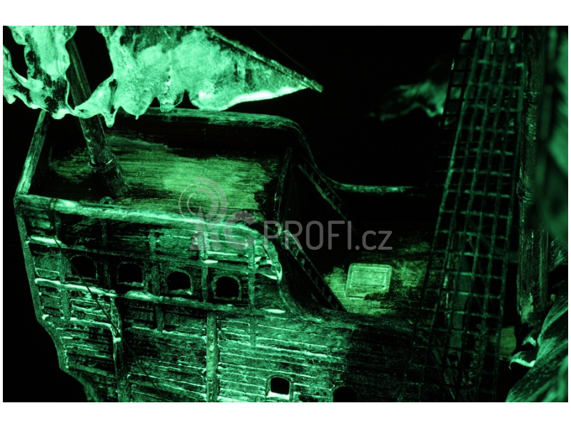 Zvezda Flying Dutchman (Ghost Ship) (1:100)