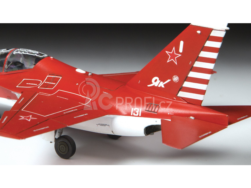 Zvezda Jakovlev Yak-130 (1:72)