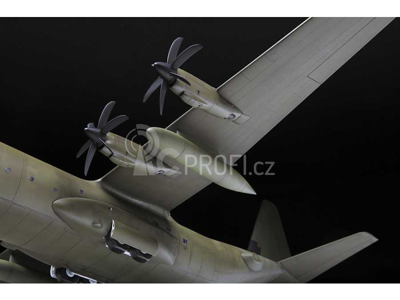 Zvezda Lockheed C-130 J-30 Super Hercules (1:72)