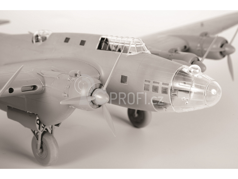 Zvezda Petljakov Pe-8 / TB-7 (1:72)