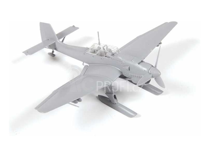 Zvezda Snap Kit Junkers JU-87B-2/U4 Stuka with skis (1:72)