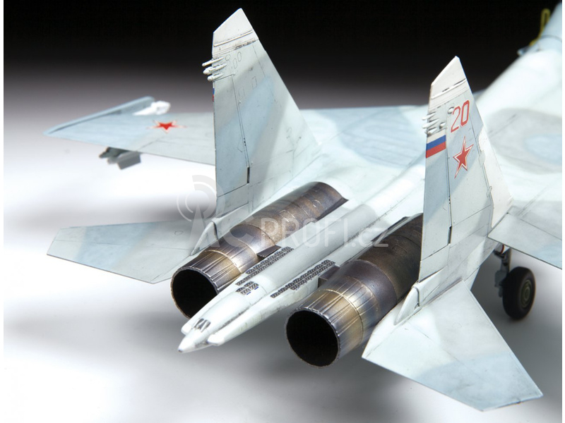 Zvezda Sukhoi SU-27 UB Flanker-C (1:72)