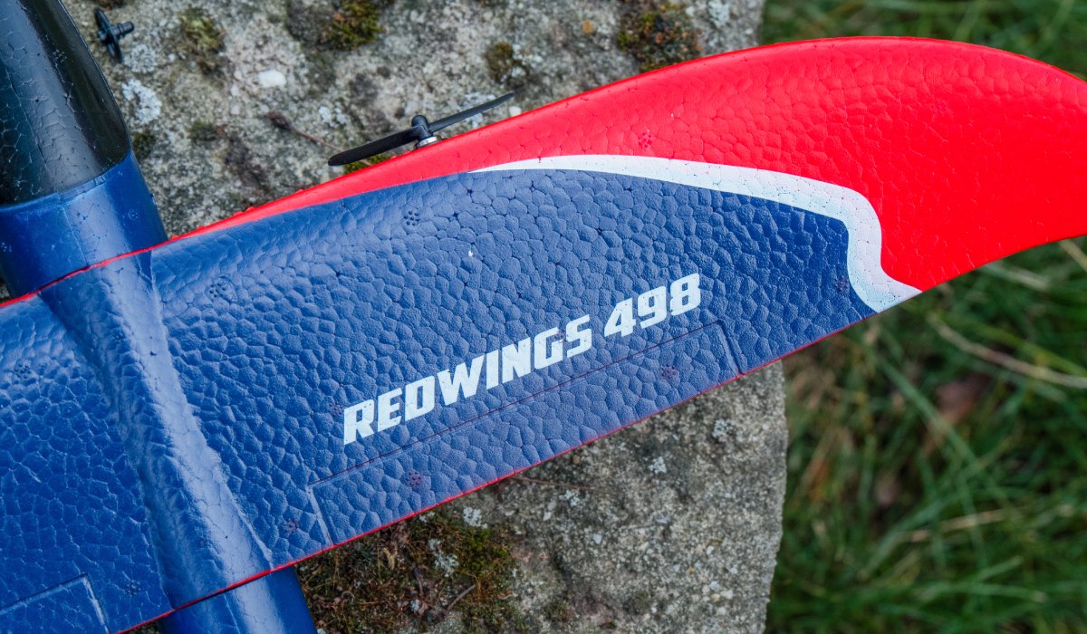 RC letadlo RMT Redwings 498 detail křídla
