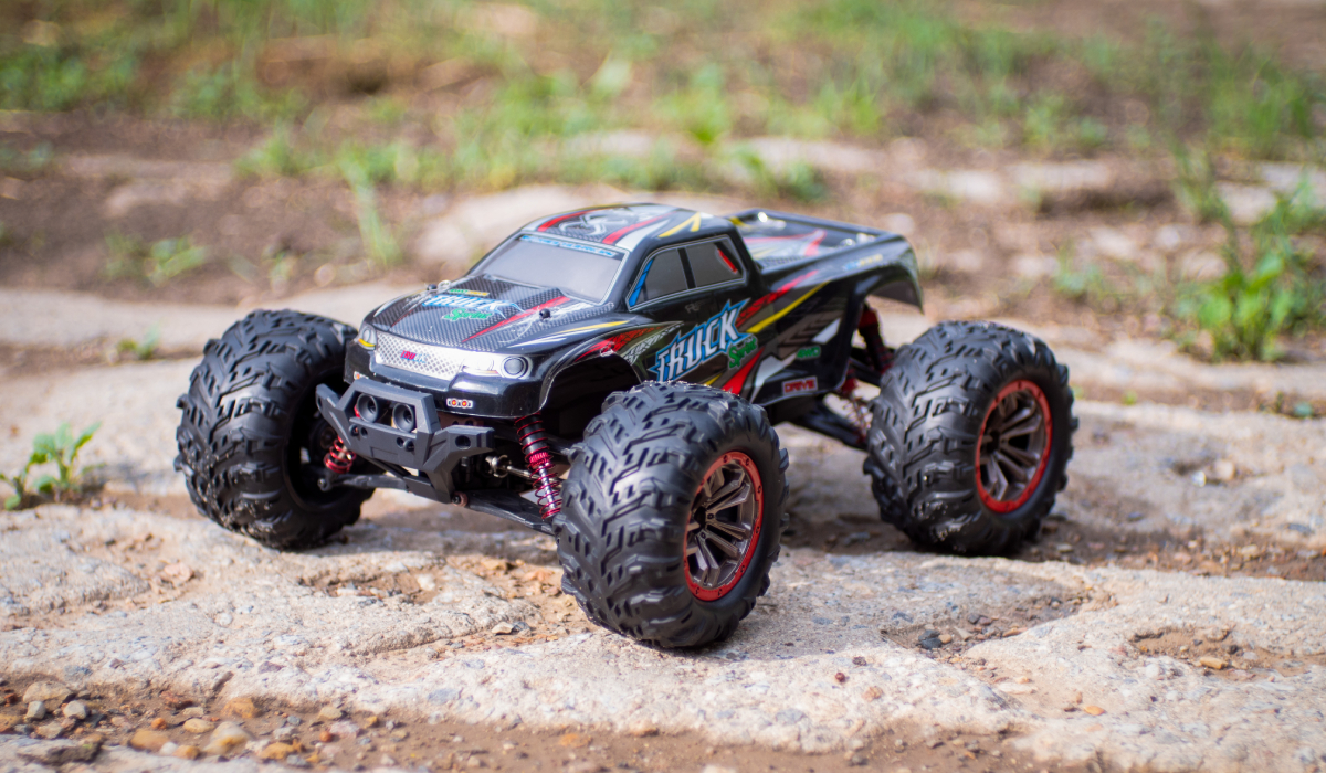 RC auto Monster truck XLH 9125
